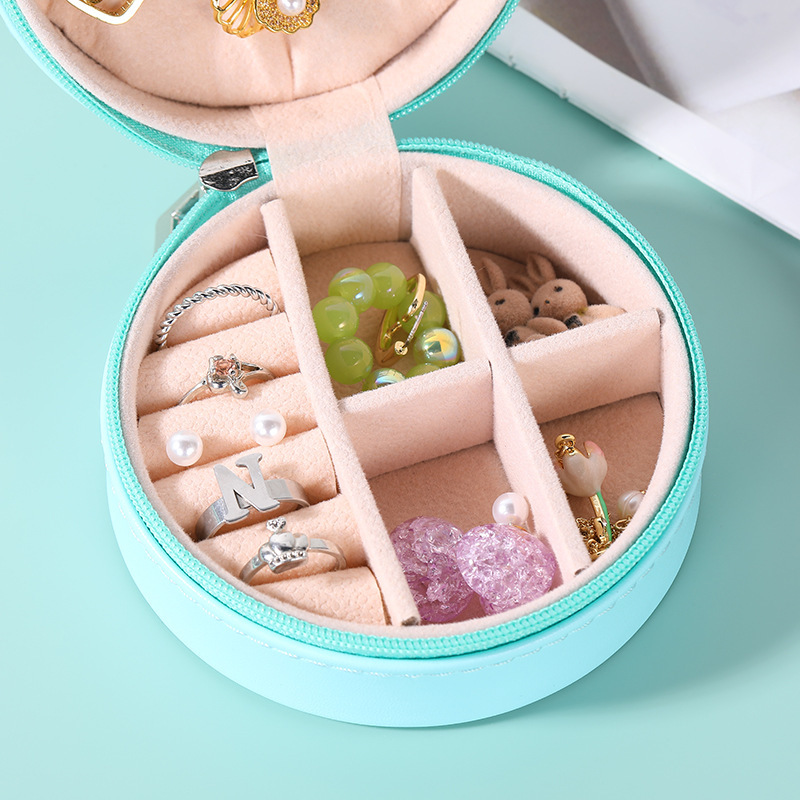 Portable Jewelry Box: Travel-Friendly Organizer