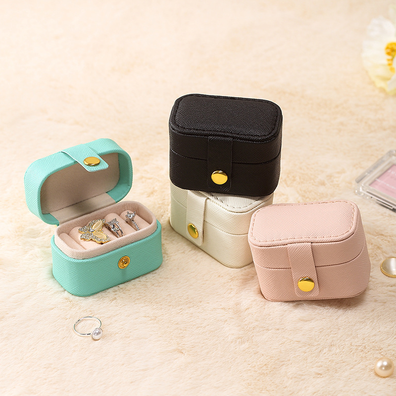 Portable Jewelry Box: Travel-Friendly Organizer